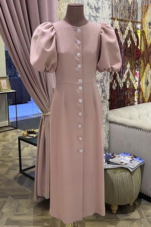 Vestido de coctel midi con mangas abullonadas y botones joya crep rosa