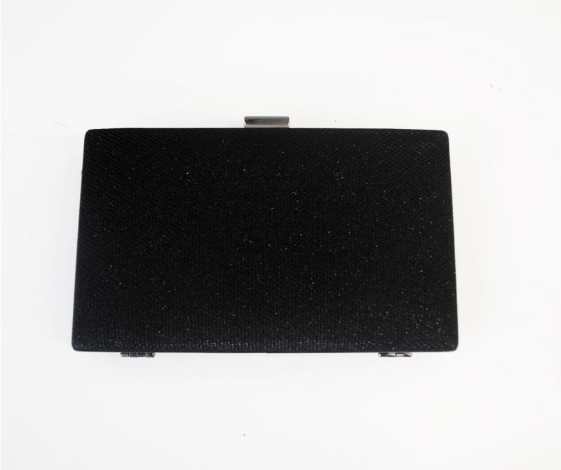 clucth de fiesta negro con cierre de boquilla y cadena para colgar para ir de fiesta nochevieja online