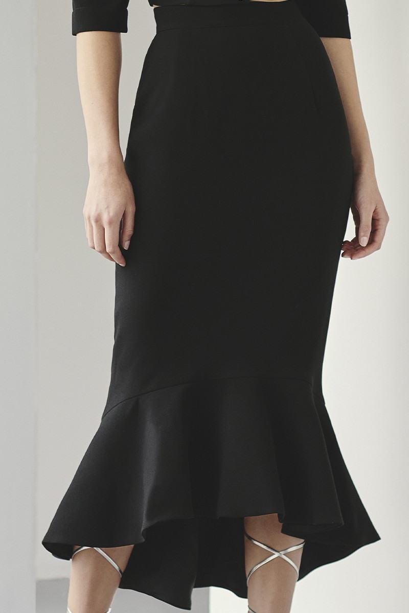 online conjunto de top joya y falda con volante en crepe negro para invitada a evento bautizo, comunion, apparentia