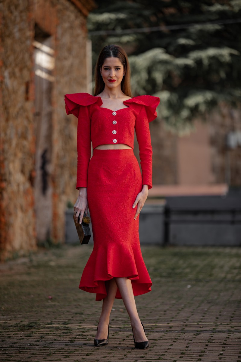 invitada perfecta comprar falda y top con volantes brocado rojo para invitadas a boda de dia, graduacion, evento, comunion