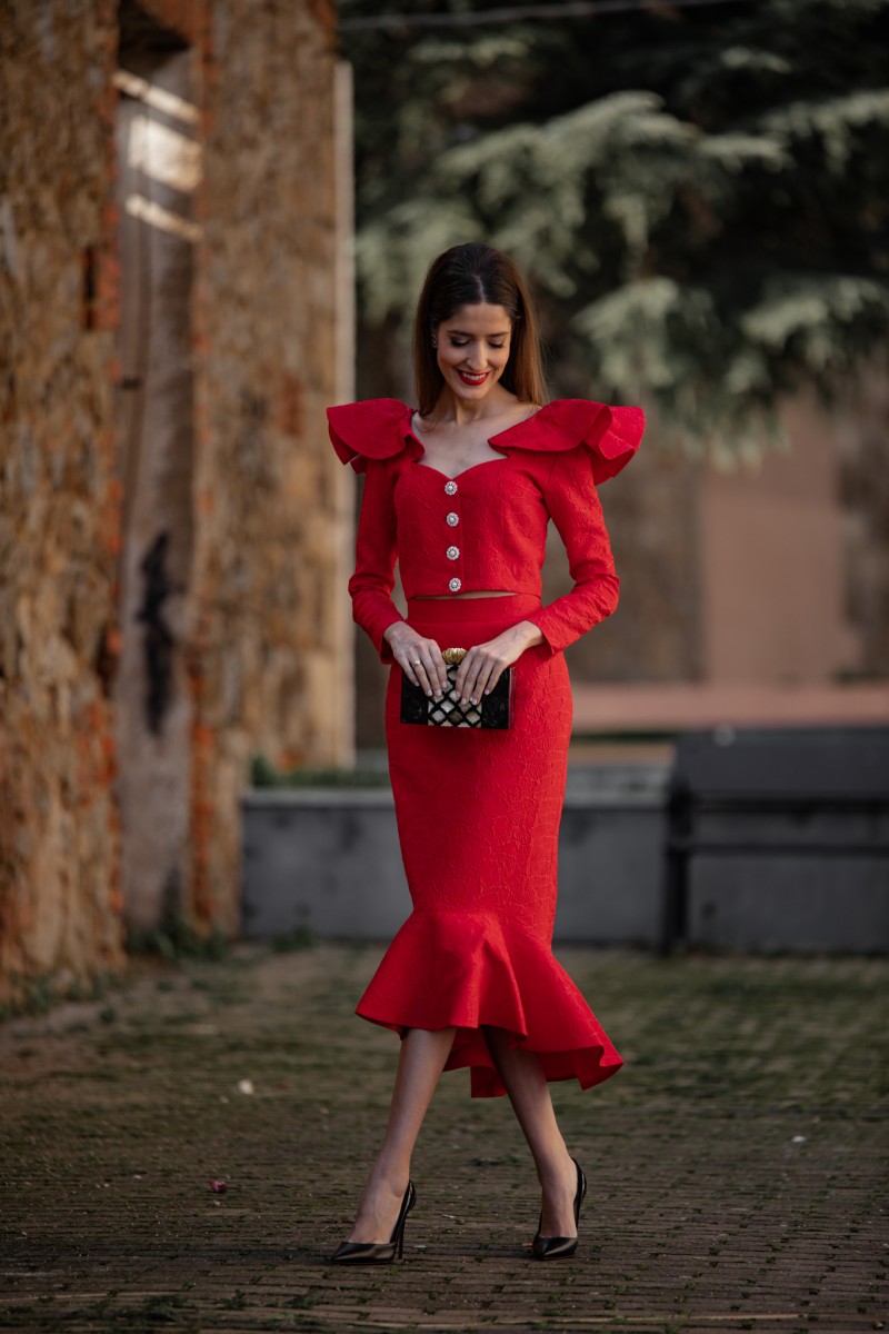 invitada perfecta  comprar falda y top con volantes brocado rojo para invitadas a boda de dia, graduacion, evento, comunion