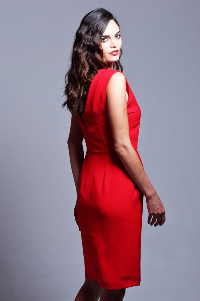 comprar online vestido rojo de fiesta con capa y broches dorados para fiestas bodas eventos bautizos comuniones coctel nochevieja de apparentia