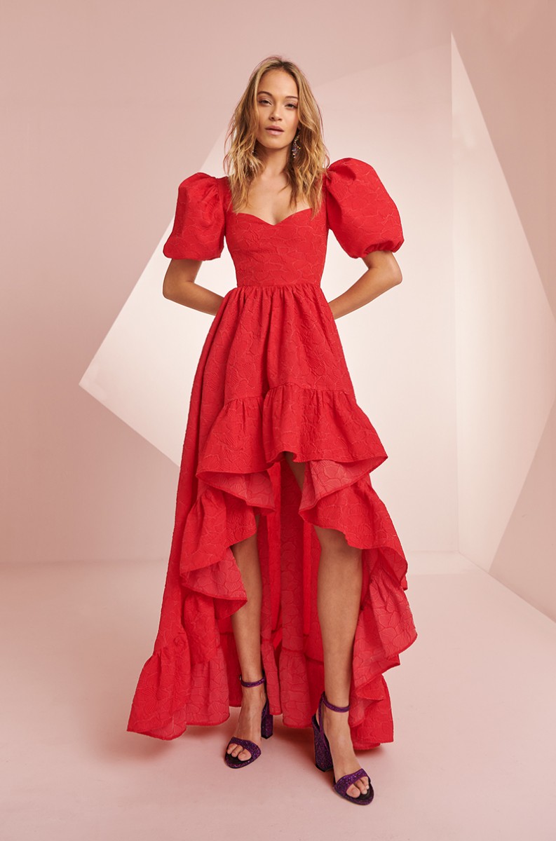 comprar vestido brocado rojo para invitadas a boda de dia, graduacion, evento, compra online, mangas abullonadas