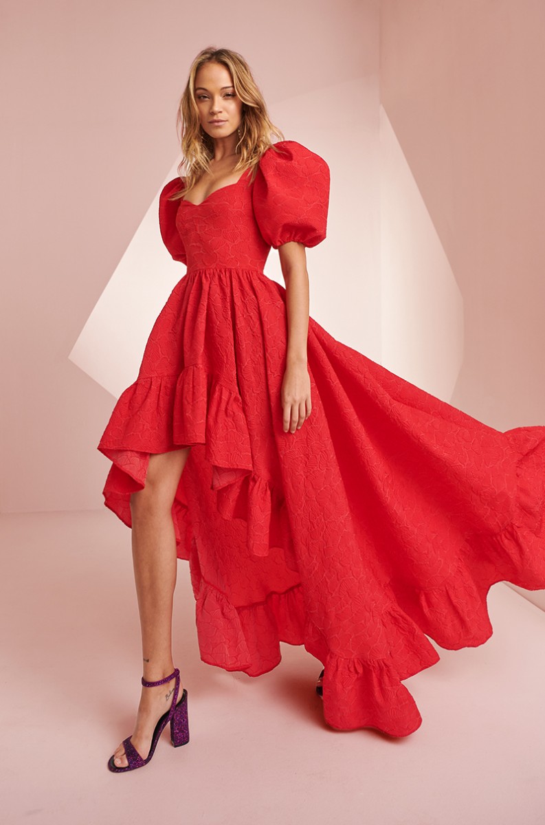 vestido brocado rojo para invitadas a boda de dia, graduacion, evento, compra online,