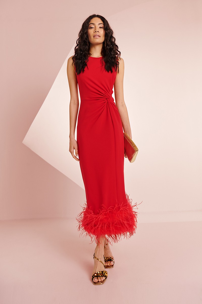 comprar  vestido rojo plumas para invitadas a boda de dia, graduacion, evento, comunion, pluma roja