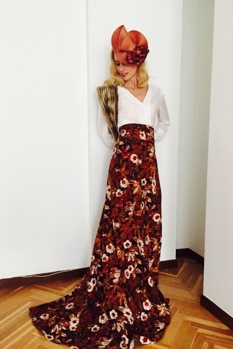 falda larga de fiesta con estampado de flores granate de otoño invierno para bodas eventos fiestas coctel de bouret en apparentia