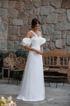 Invitada perfecta con vestido largo blanco para novia civil para novia civil,  madre de bautizo o comunion de apparentia
