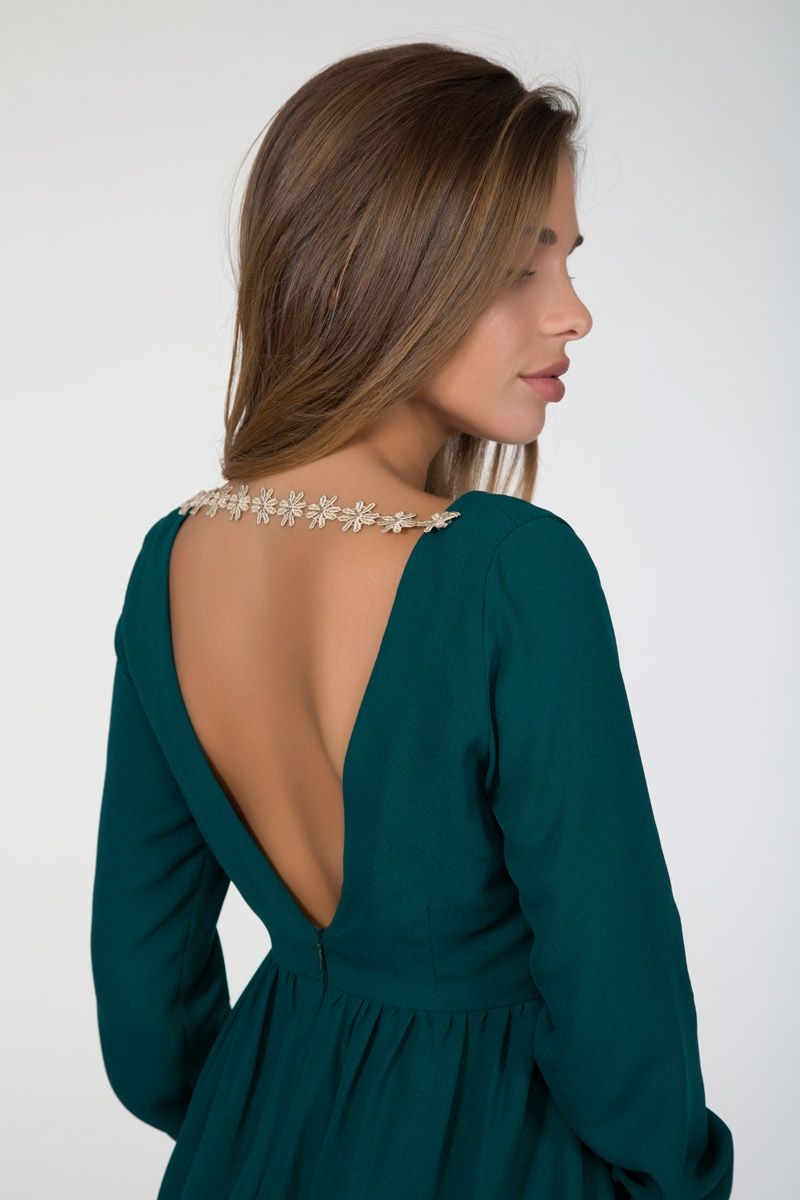 vestidos de fiesta de otoño invierno con escote redondo y amplio escote en la espalda con detalle dorado de flores y manga larga para bodas fiestas eventos nochevieja bautizos coctel de daluna en apparentia