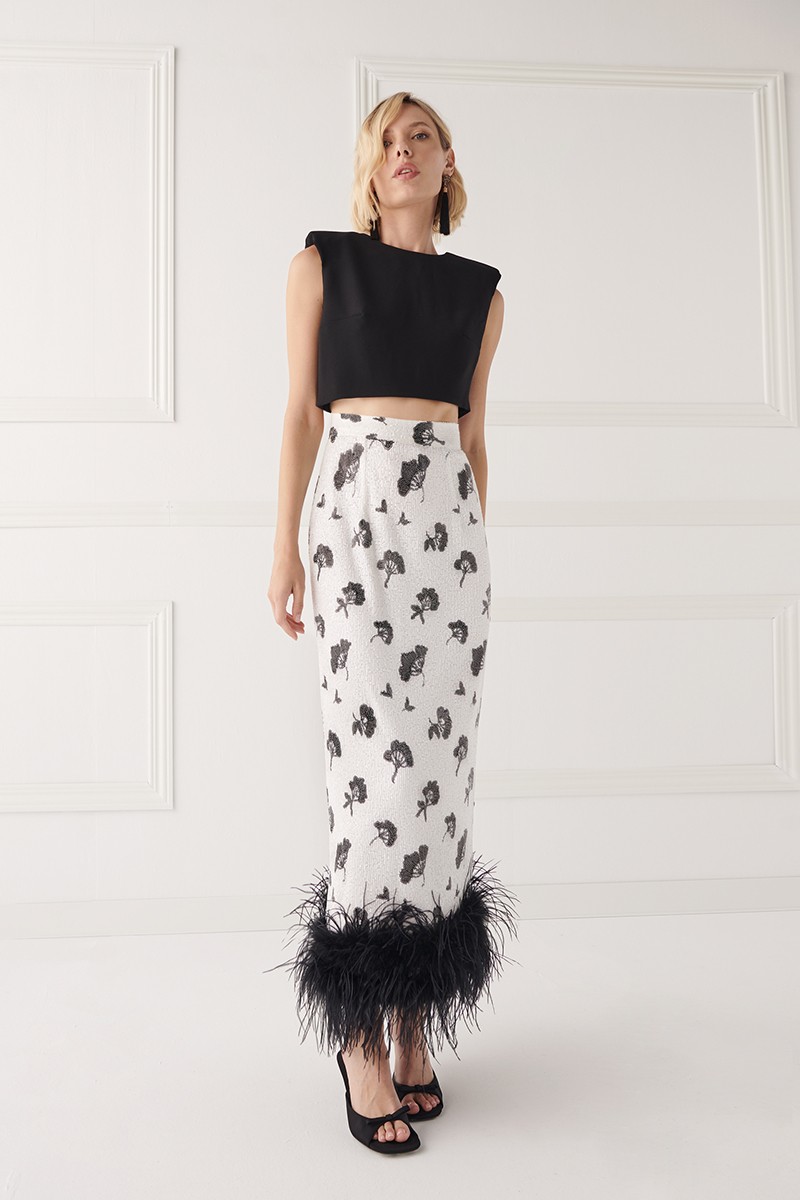 comprar online top crop confeccionado en crepe negro, escote a la caja y hombreras para invitada a boda, fiesta, evento, invitadas, shoponline apparentia