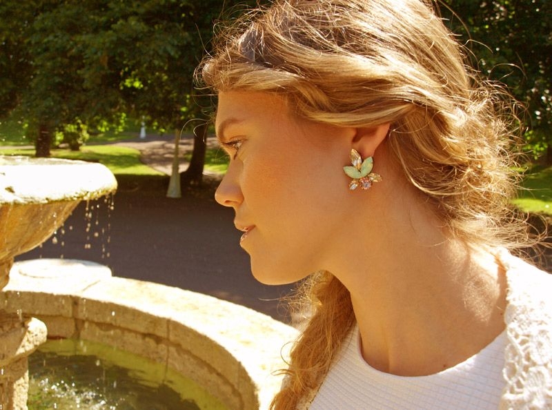 pendientes para fiestas de legorburu en apparentia con cristales de swarovski verde y morado