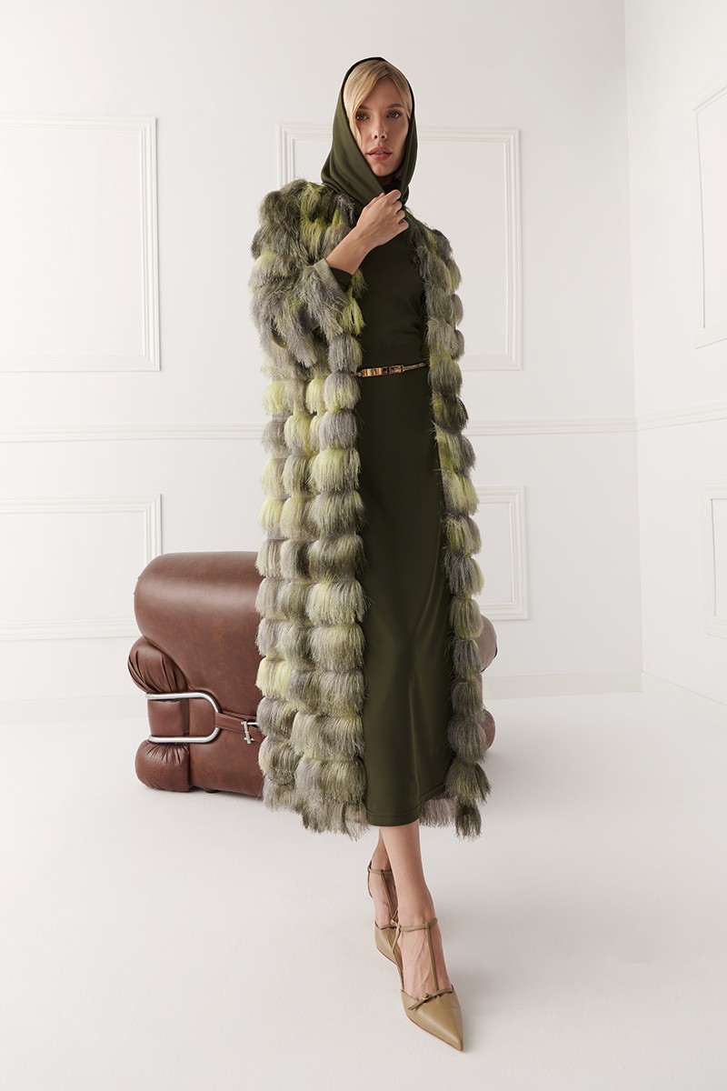 abrigo flecos efecto pelo en color verde para invitadas otoño invierno