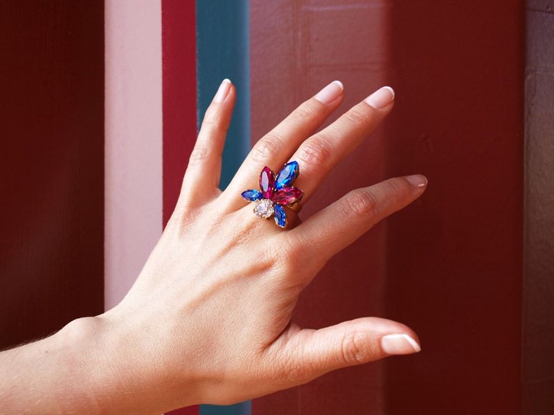 anillo de cristales de swarovski de legorburu en apparentia