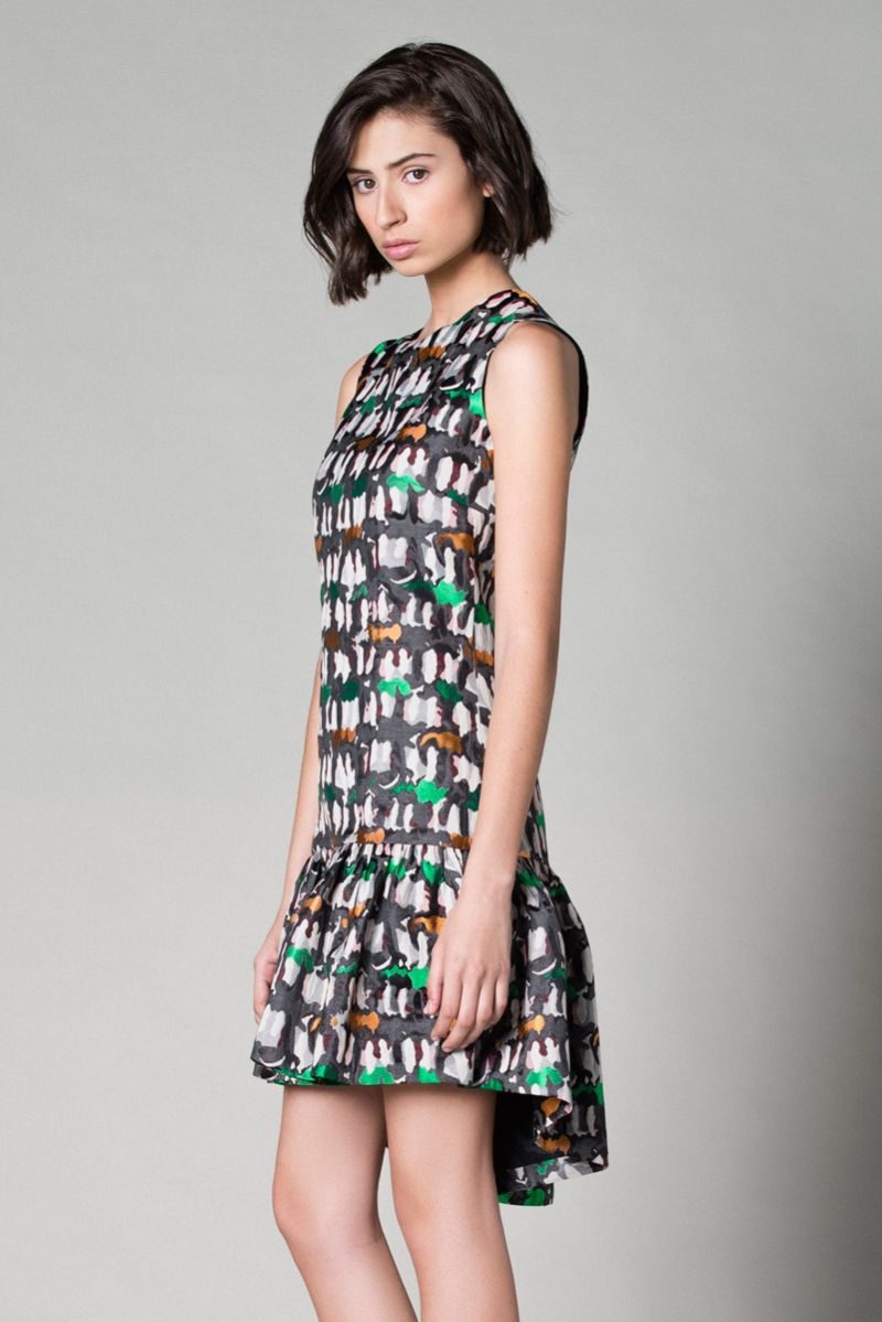 vestido asimetrico de fiesta con cola con estampado de varios colores para invitada de boda fiesta coctel evento comunion bautizo de otono invierno de nubbe en apparentia