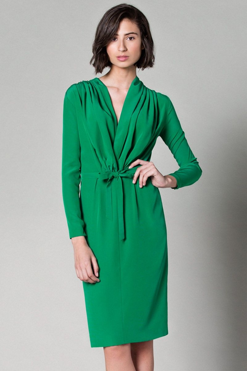 vestido de fiesta midi verde esmeralda de manga larga con lazo en la cintura y escote cruzado de otono invierno para boda bautizo fiesta coctel evento comunion de nubbe en apparentia