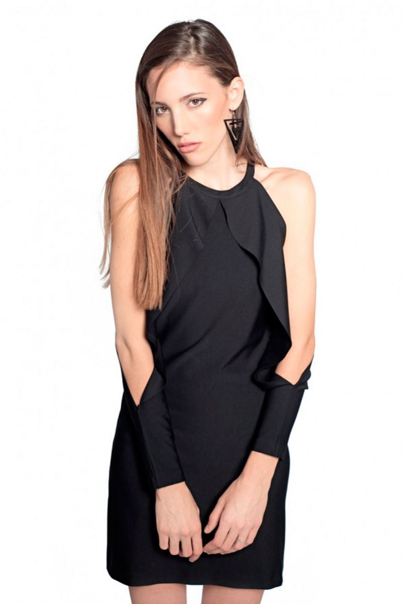 vestido negro corto ajustado de manga cropped de fiesta evento nochevieja de felipe albernaz en apparentia