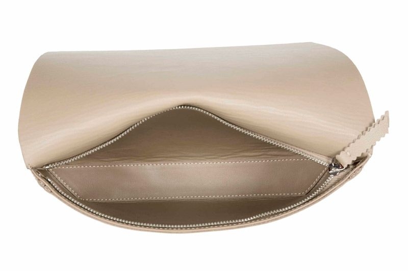 bolso de mano de piel beige plano de lacambra en apparentia