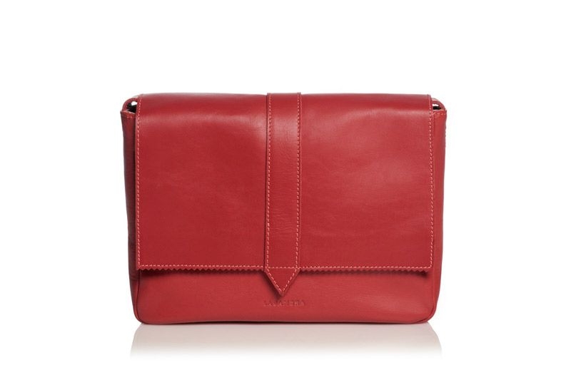 bolso grande de pielrojo tipo bandolera de lacambra en apparentia