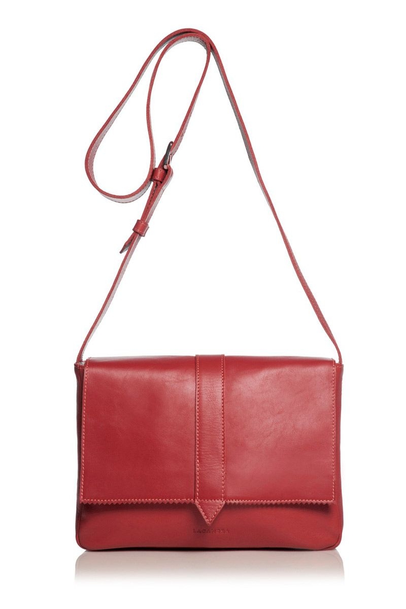 bolso bandolera de piel rojo grande de lacambra en apparentia granate