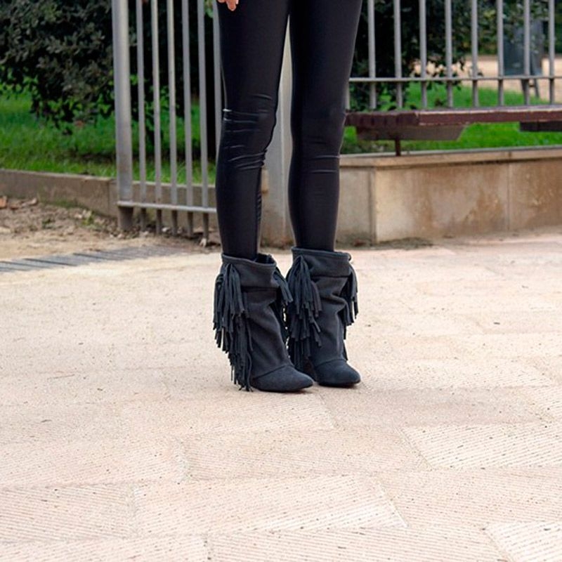 botines de ante gris con flecos y cuna de mas34 en apparentia