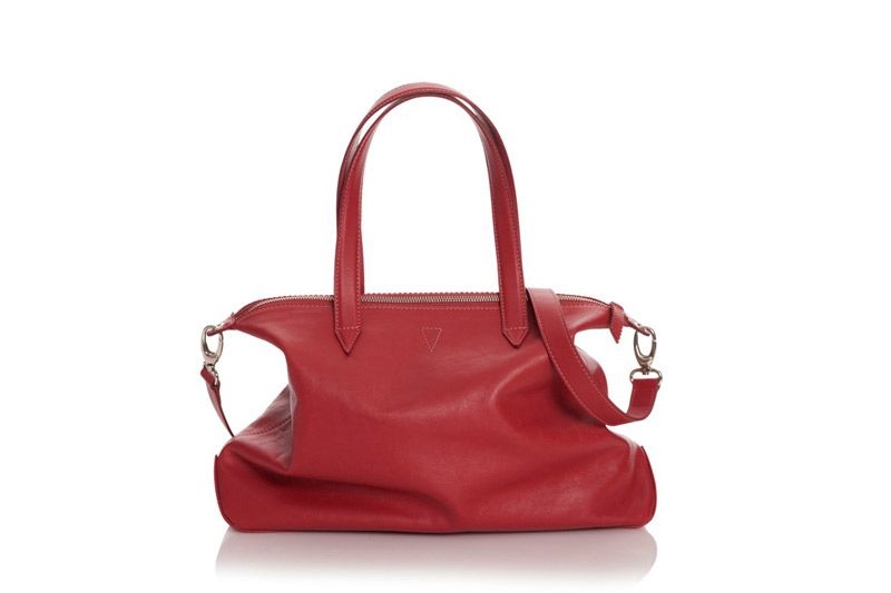 bolso de piel rojo grande para colgar de lacambra en apparentia