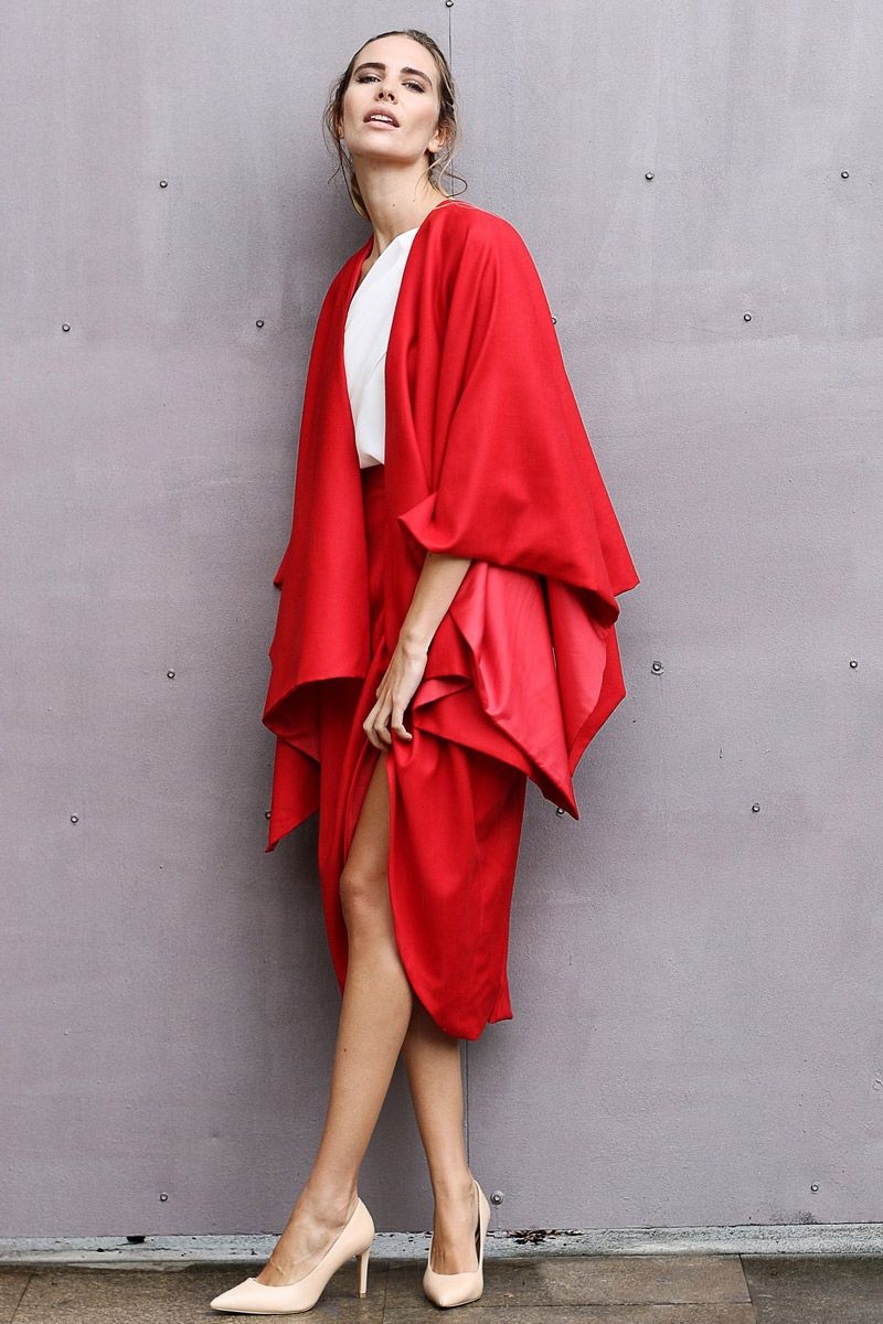 falda midi tulipan color rojo de fiesta boda evento de otono invierno de arimoka en apparentia