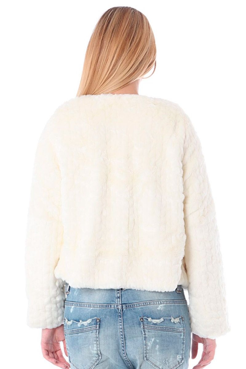 abrigo de pelo blanco para fiesta boda evento nochevieja diario de q2 en apparentia