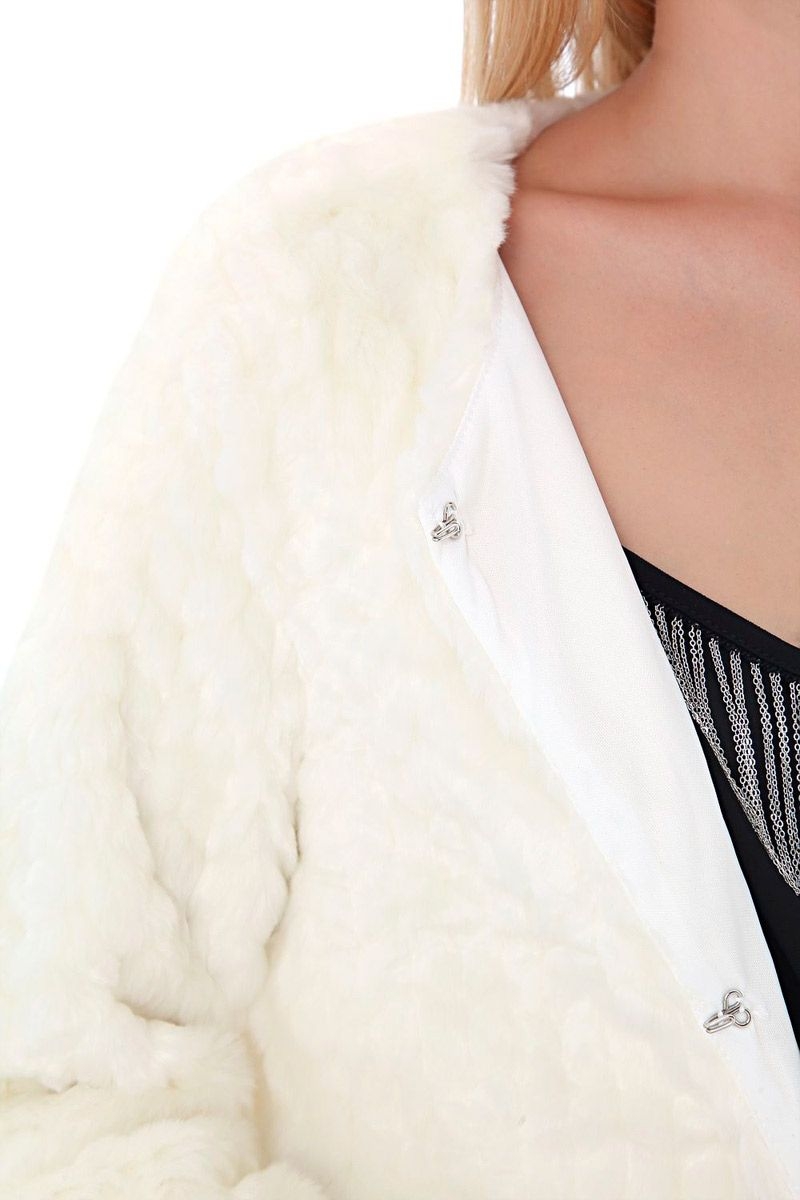 vestido azul de vuelo para nochevieja fiestas eventos abrigo de pelo blanco para fiesta boda evento nochevieja diario de q2 en apparentia