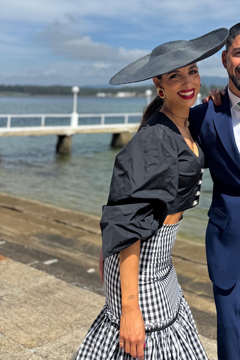  Falda en cuadro vichy con volantes blanco y negro para invitada a boda, comunion, fiesta, largo midi