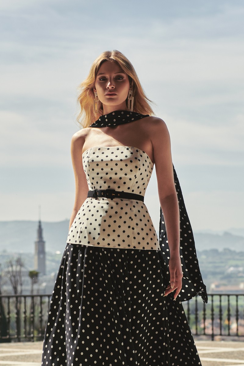 conjunto-para-boda-con-fular-cuello-lunares-blanco-y-negro-para-invitada-evento-fiesta-comprar-online