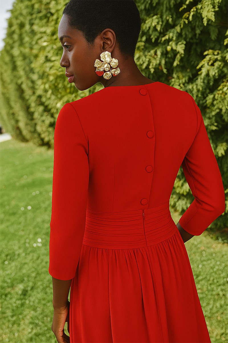 Vestido largo rojo de fiesta para boda con canesú drapeado y manga francesa para invitadas otoño