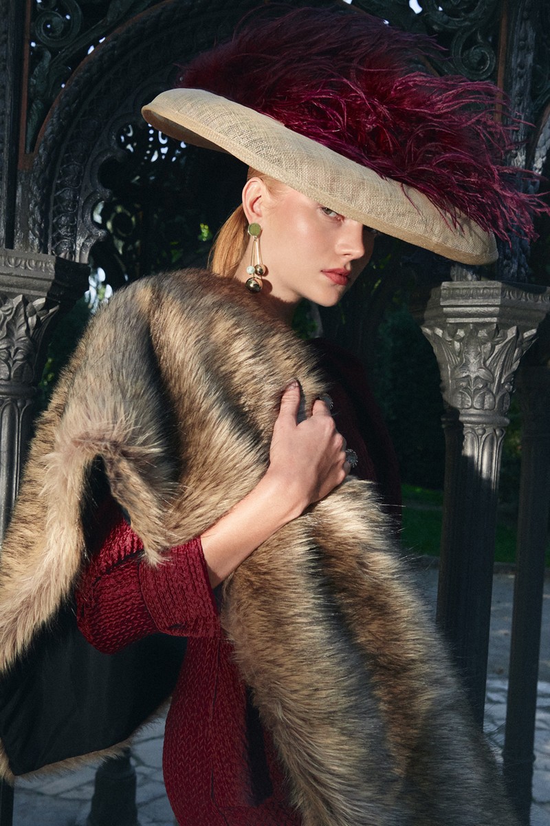 comprar-tocado-pamela-de-plumas-brudeos-marabu-avestruz-invitada-boda-otoño-invierno