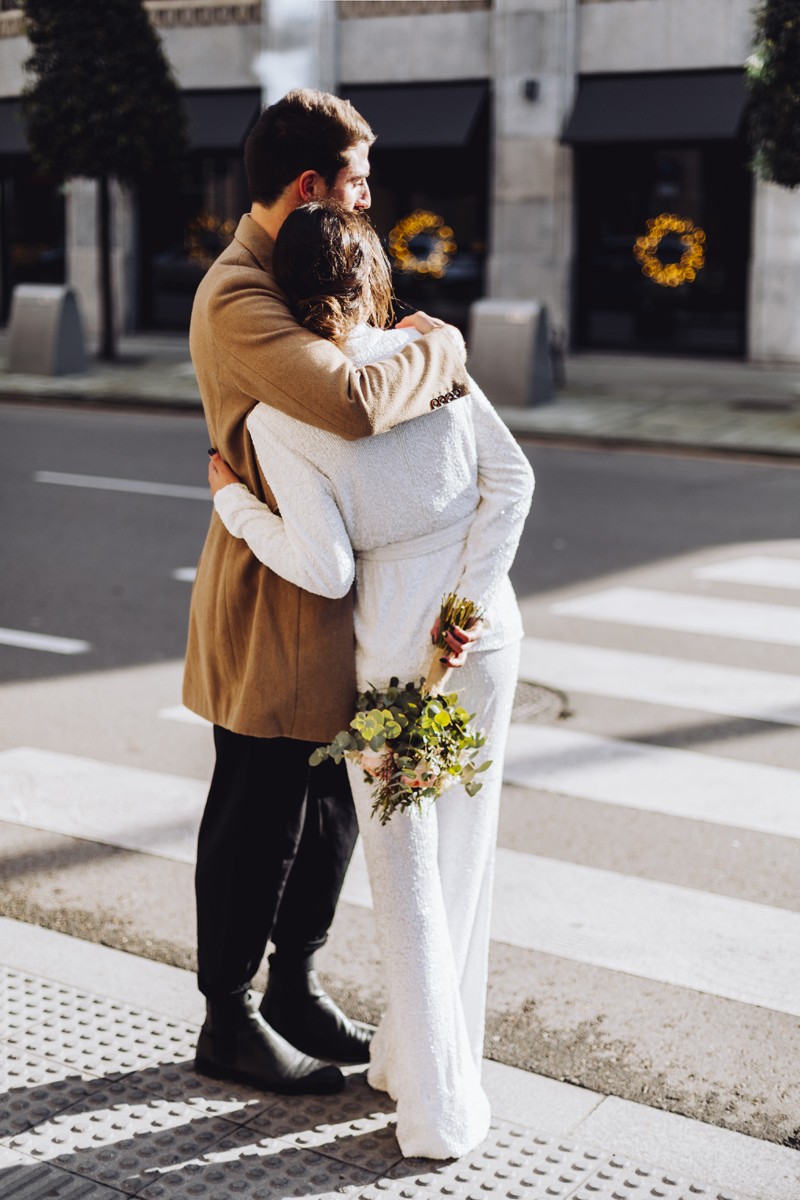 traje blanco para novia de blazer y pantalon de lentejuelas para boda íntima, segundo vestido de novia, preboda, evento de trabajo, fiesta