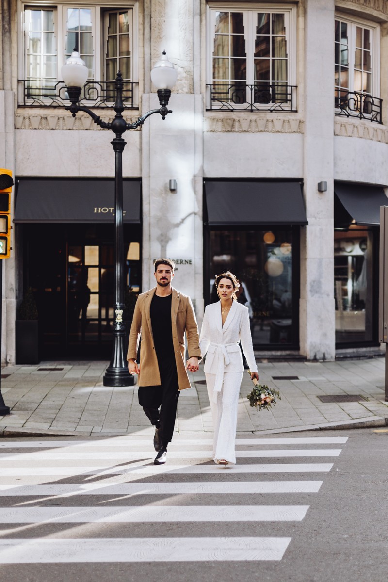comprar online traje blanco para novia de chaqueta y pantalon de lentejuelas para boda íntima, segundo vestido de novia, preboda, evento de trabajo, fiesta