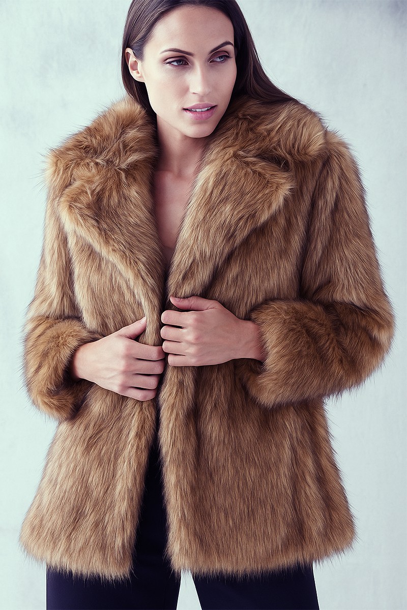 comprar-abrigo-de-pelo-marron-corto-para-otoño-invierno-comprar-online-chaqueton-de-pelo