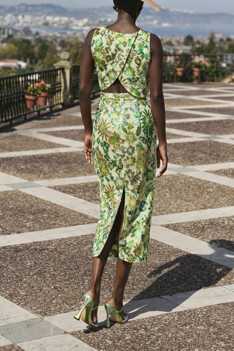 conjunto-de-falda-midi--y-top-de-lentejuelas-espalda-cruzada-color-lima-para-invitadas-boda-fiesta-online