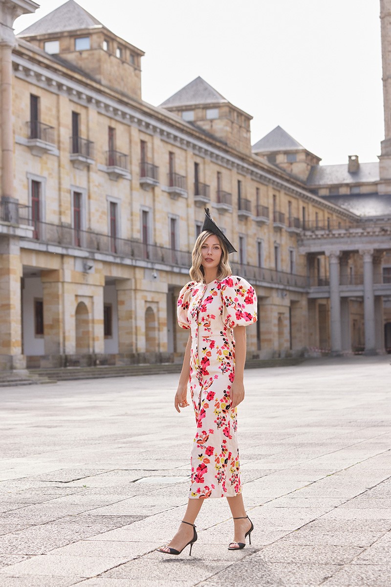 compra online Vestido de fiesta midi con mangas abullonadas y botones en tejido lino bordado de flores ideal para invitadas boda de dia, o mama de comunion o bautizo