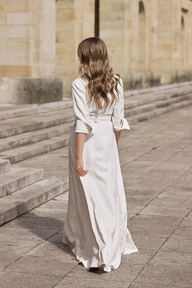 comprar elegante Vestido largo camisero en tejido brocado blanco para boda civil 