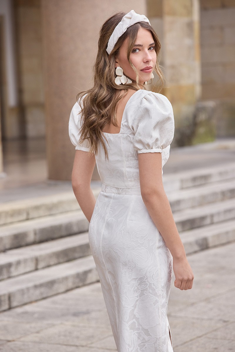 Top con mangas abullonadas y botones joya en tejido brocado aguamarina ideal para invitadas boda de dia, o mama de  comunion o bautizo