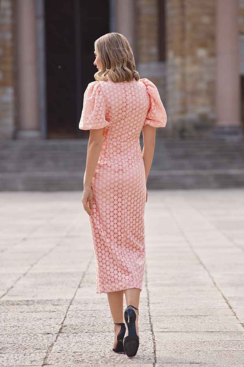 Vestido  salmon con mangas abullonadas y botones en tejido tulde flores ideal para invitadas boda de dia, o mama de comunion o bautizo