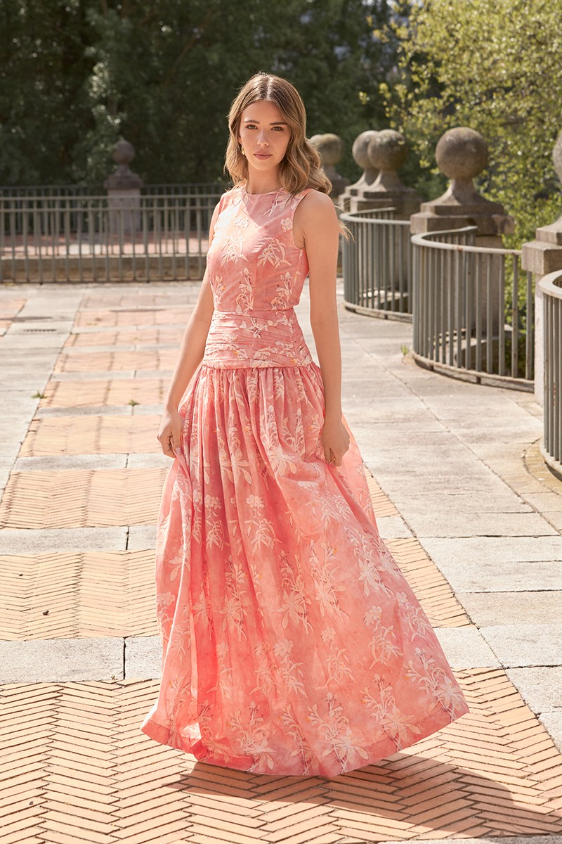 vestido de fiesta confeccionado en algodón rojo con canesú drapeado para invitada a boda, hermano del novio, hermana de la novia, fiesta, gala, evento, comunión, bautizo