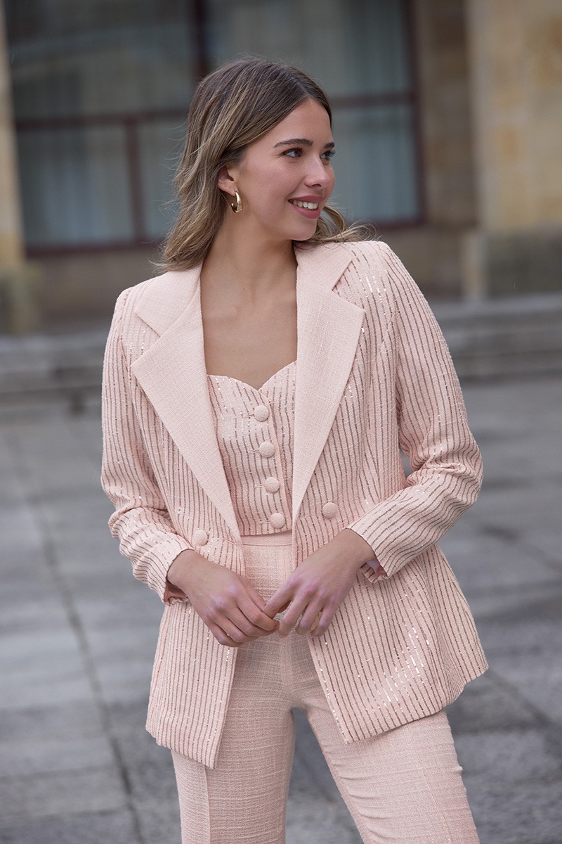 traje de chaqueta en tweed rosa y lentejuelas doradas, blazer cuello esmoquin,invitada boda, madre de comunion, bautizo, fondo de armario, evento primavera/verano