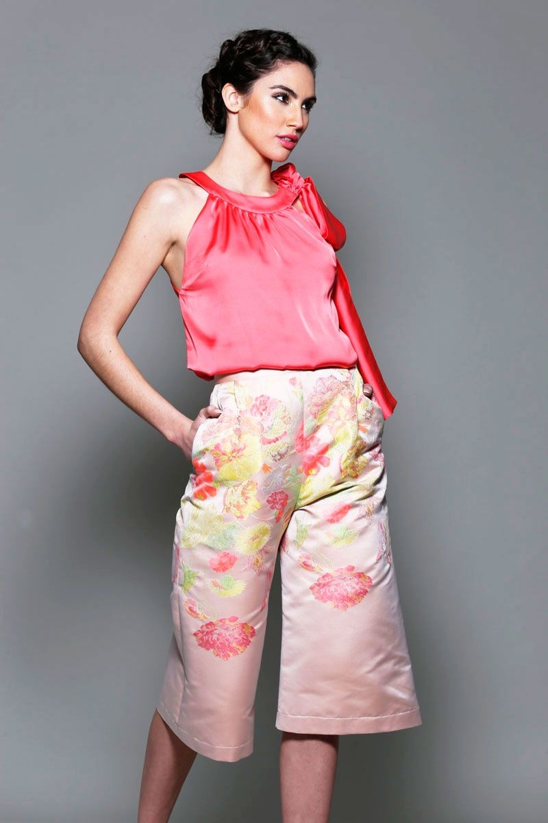 pantalones de fiesta tipo palazzo color rosa palo con estampado de flores para bodas eventos coctel bautizos comuniones graduaciones de primavera verano en apparentia