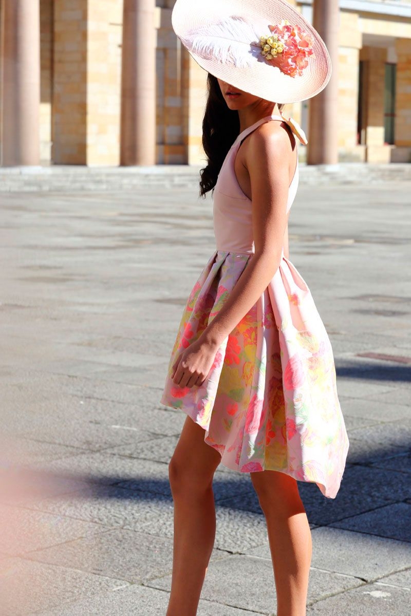 vestido de fiesta rosa asimetrico con escote en la espalda y cuello halter de boda evento coctel bautizo comunion graduacion en apparentia