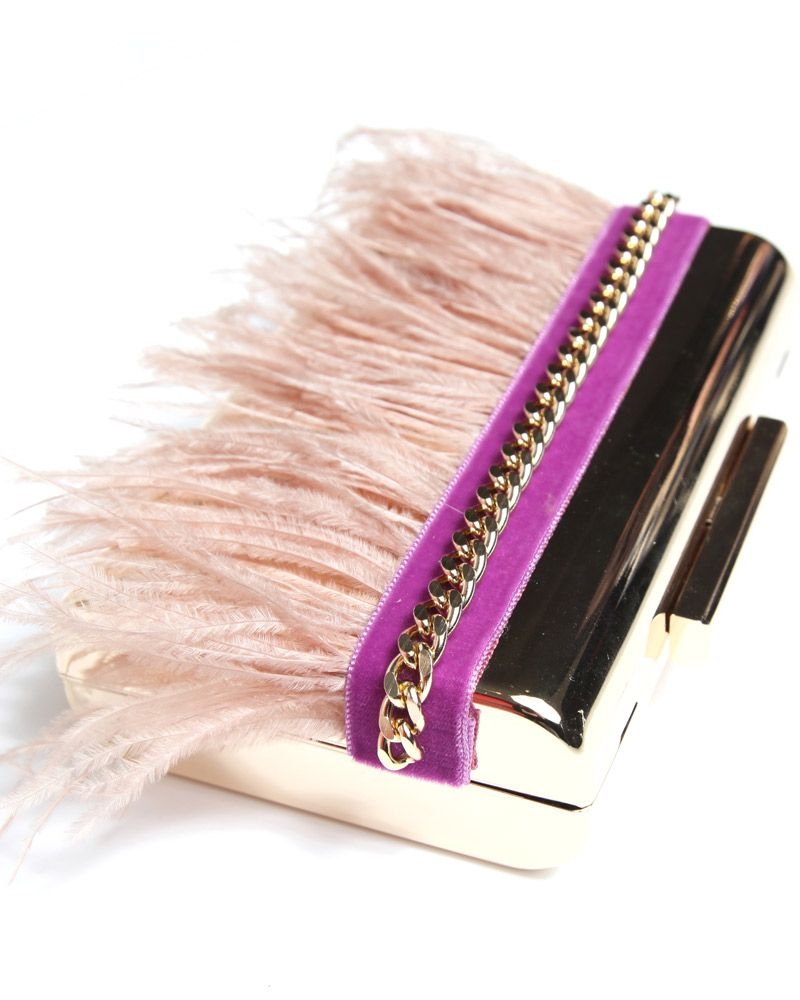 clutch de fiesta dorado con plumas nude para bodas eventos fiestas coctel bautizos comuniones graduaciones de apparentia