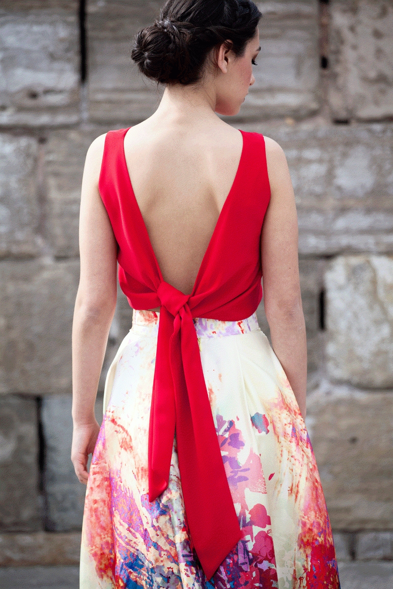 top crop rojo con escote y lazada en la espalda de invitada de boda fiesta evento bautizo comunion graduacion de primavera verano en apparentia