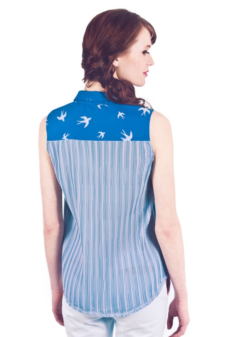 blusa azul sin mangas estampado de pájaros katie