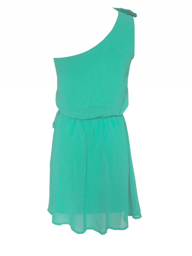 vestido asimetrico con plumas