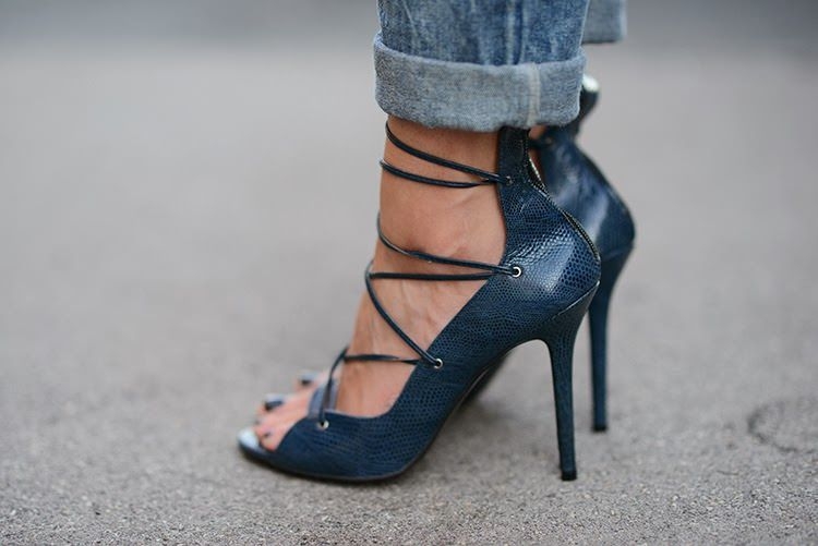 SANDALIA GH AZUL ATRAS