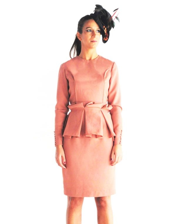 VESTIDO CON PEPLUMSPALDA