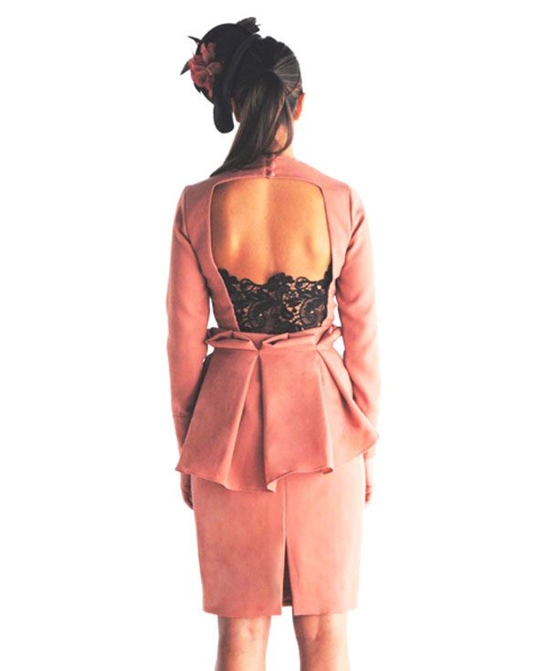 VESTIDO CON PEPLUMESPALDA